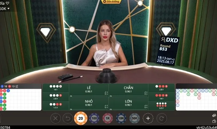 Trải nghiệm chơi game tại Hitclub cùng dealer xinh đẹp